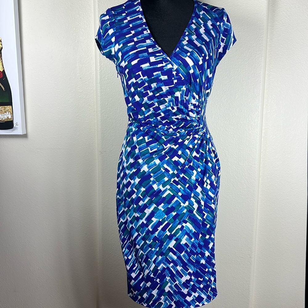 Laundry by Design Purple and White Geometric  Faux Wrapped Ruched Midi Dress | 6